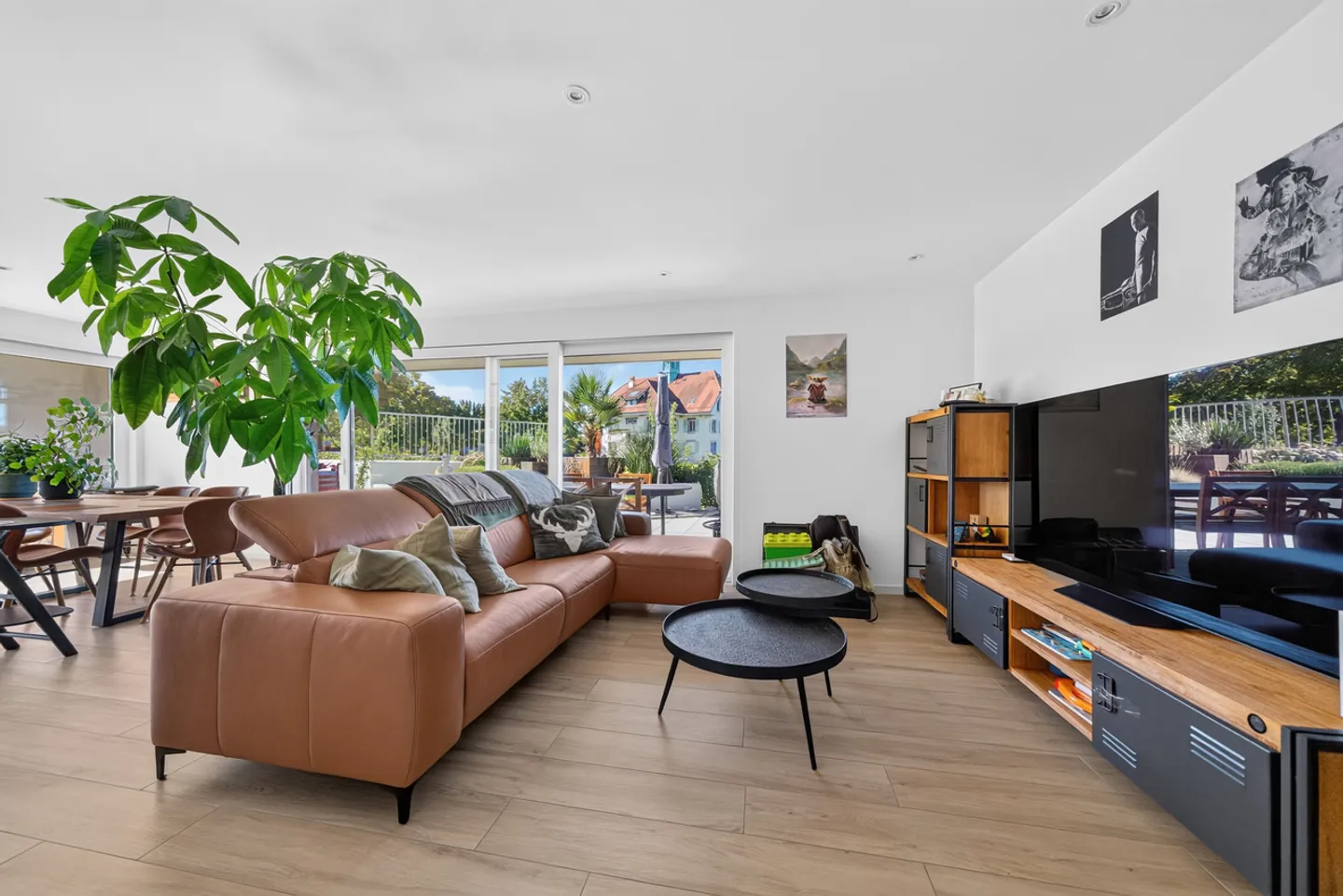 Schöne 4,5-Zimmer-Wohnung mit zwei Terrassen und Garten - Foto 4 von 12