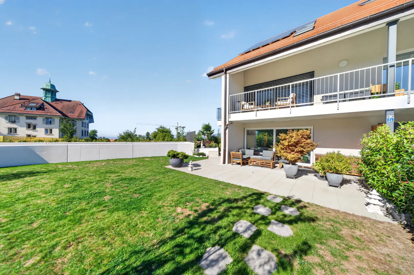 Schöne 4,5-Zimmer-Wohnung mit zwei Terrassen und Garten - Foto 5 von 12