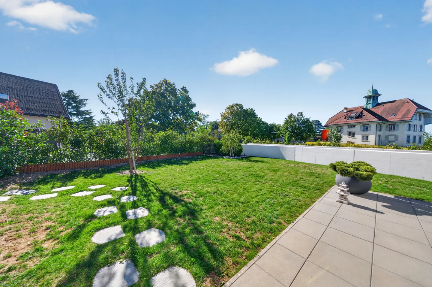 Schöne 4,5-Zimmer-Wohnung mit zwei Terrassen und Garten - Foto 6 von 12