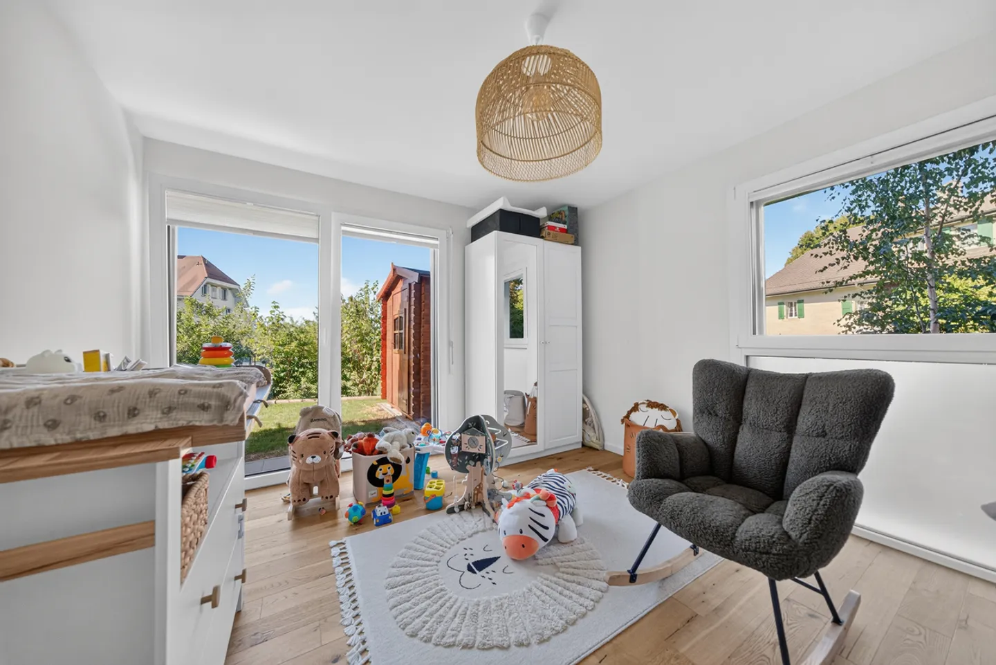 Schöne 4,5-Zimmer-Wohnung mit zwei Terrassen und Garten - Foto 8 von 12