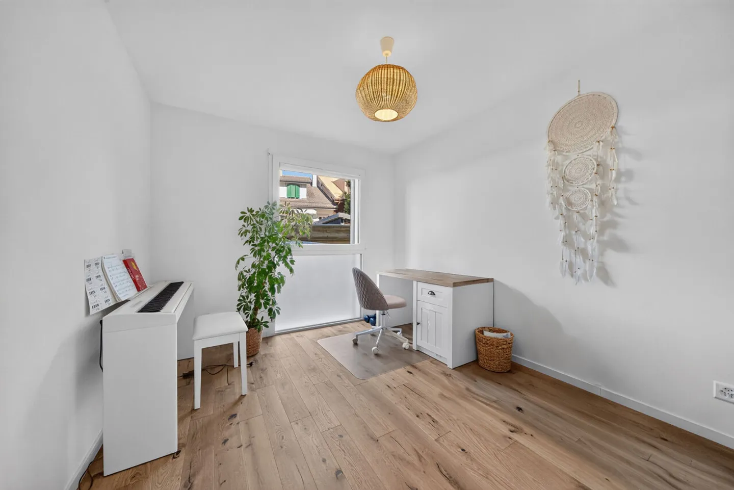 Schöne 4,5-Zimmer-Wohnung mit zwei Terrassen und Garten - Foto 9 von 12