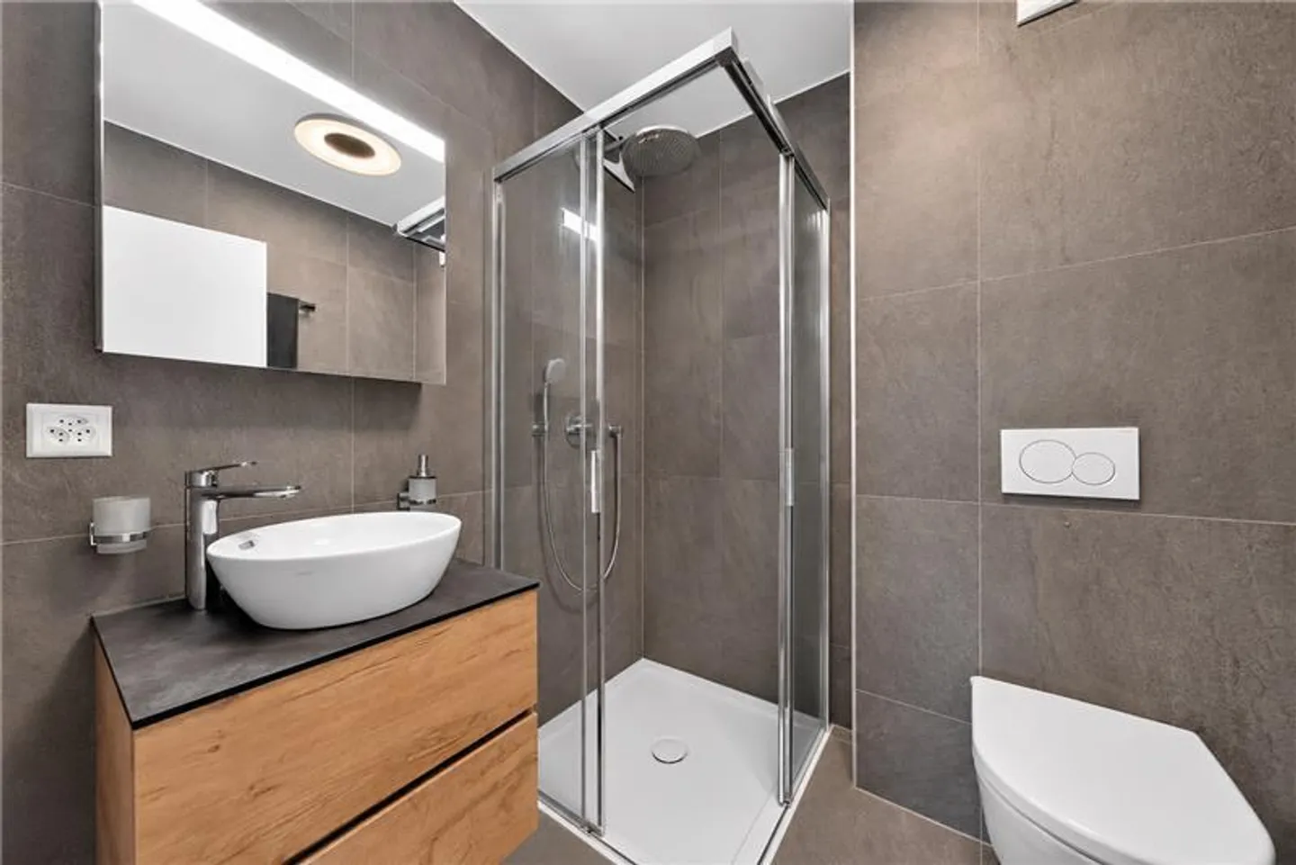 Schöne 4,5-Zimmer-Wohnung mit zwei Terrassen und Garten - Foto 12 von 12