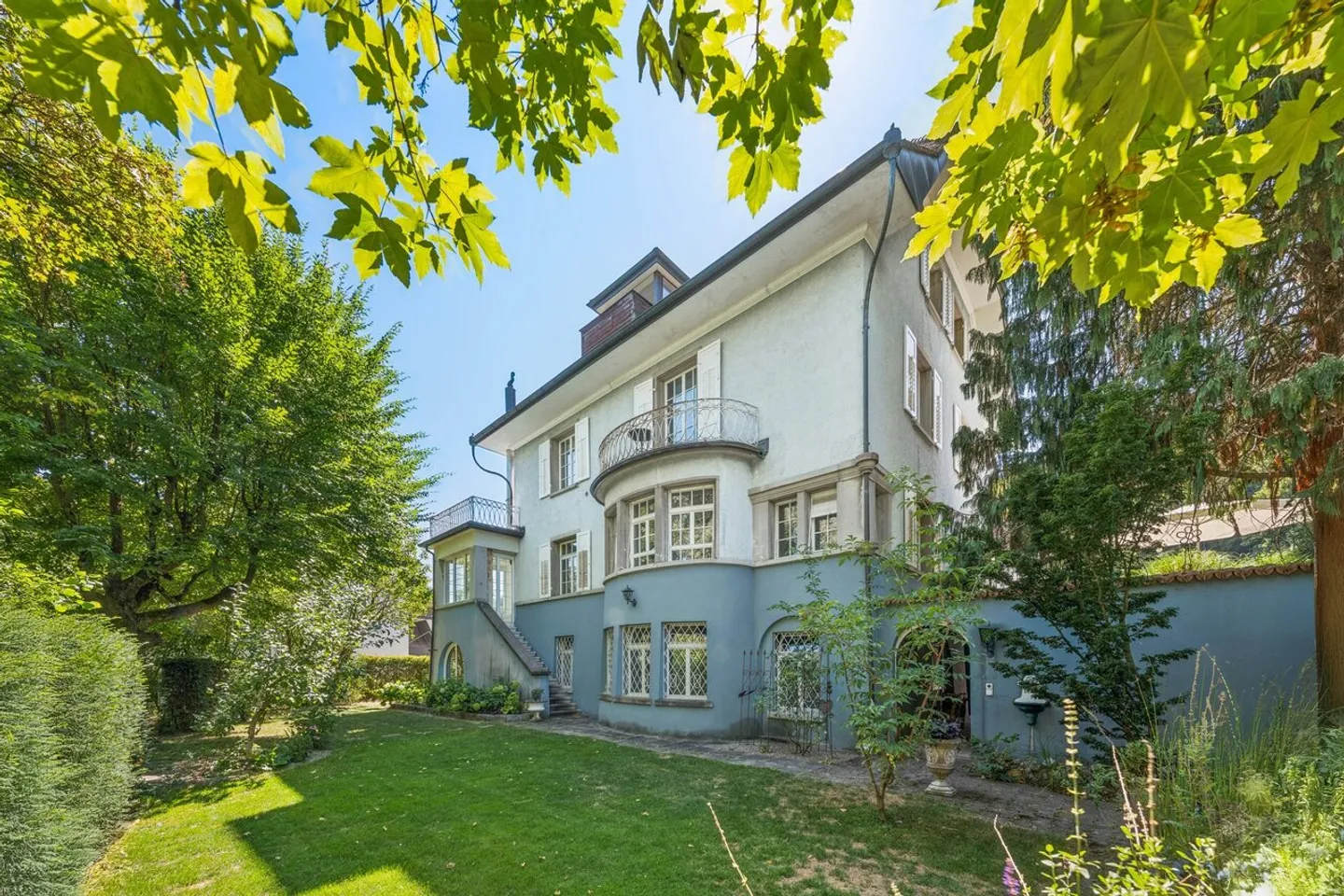 Charmante Villa mit Garten - Foto 11 von 12