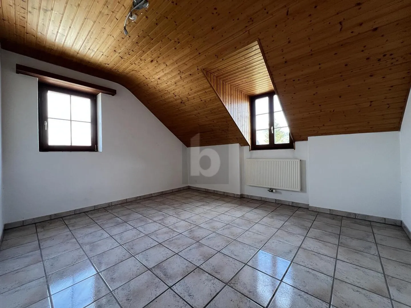 UN LUMINEUX ET LOYER ATTRACTIF - Photo 3 sur 6