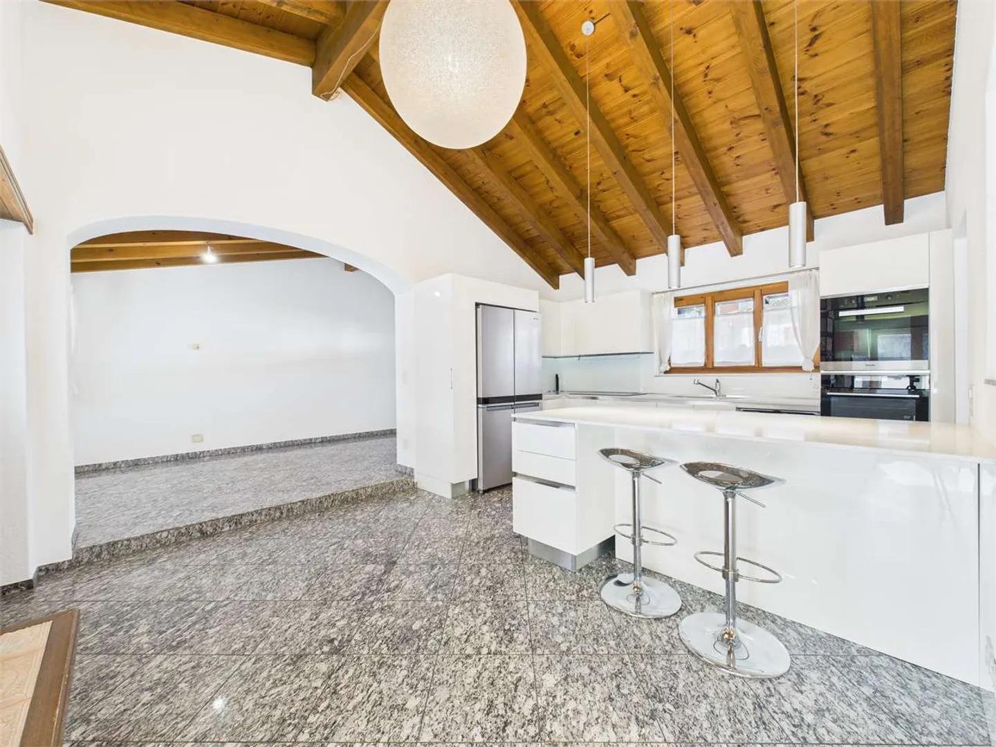 Villa caractéristique avec annexe à Lodrino - Photo 4 sur 13