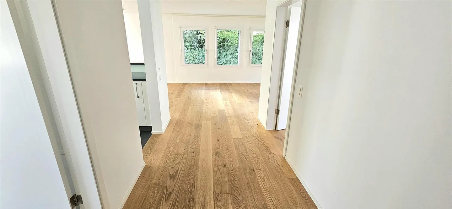 Moderne 2.5-Zimmer-Wohnung in Zürich mit Sitzplatz - Foto 5 von 10