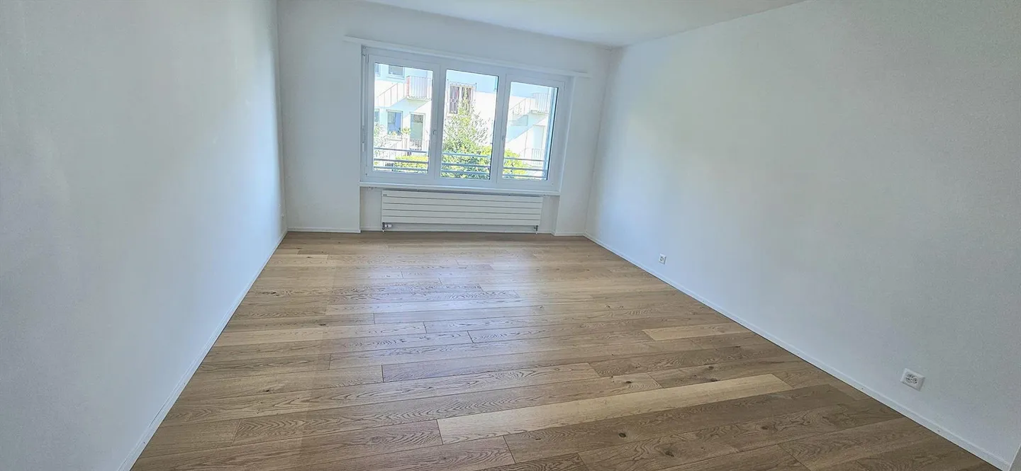 Moderne 2.5-Zimmer-Wohnung in Zürich mit Sitzplatz - Foto 6 von 10