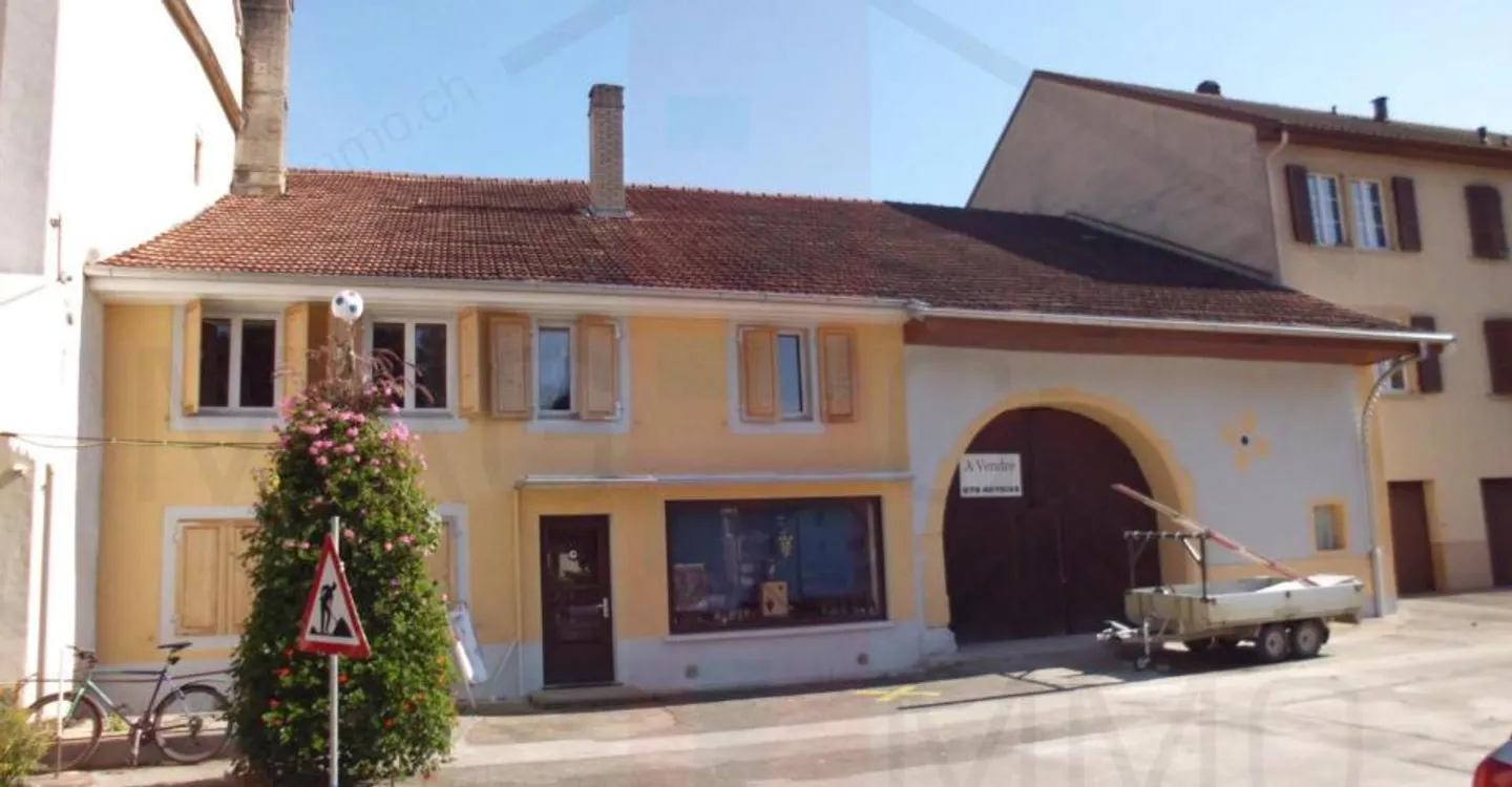 Bien d'investissement à Fontenais - Photo 1 sur 10