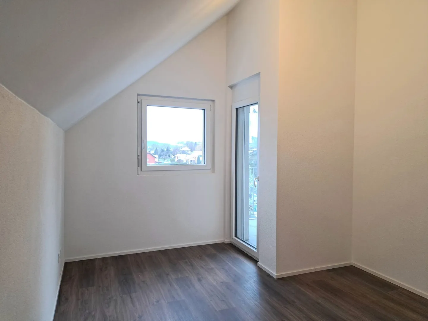 Nouvel appartement de 2,5 pièces au 2ème étage avec jardin commun - Photo 4 sur 11