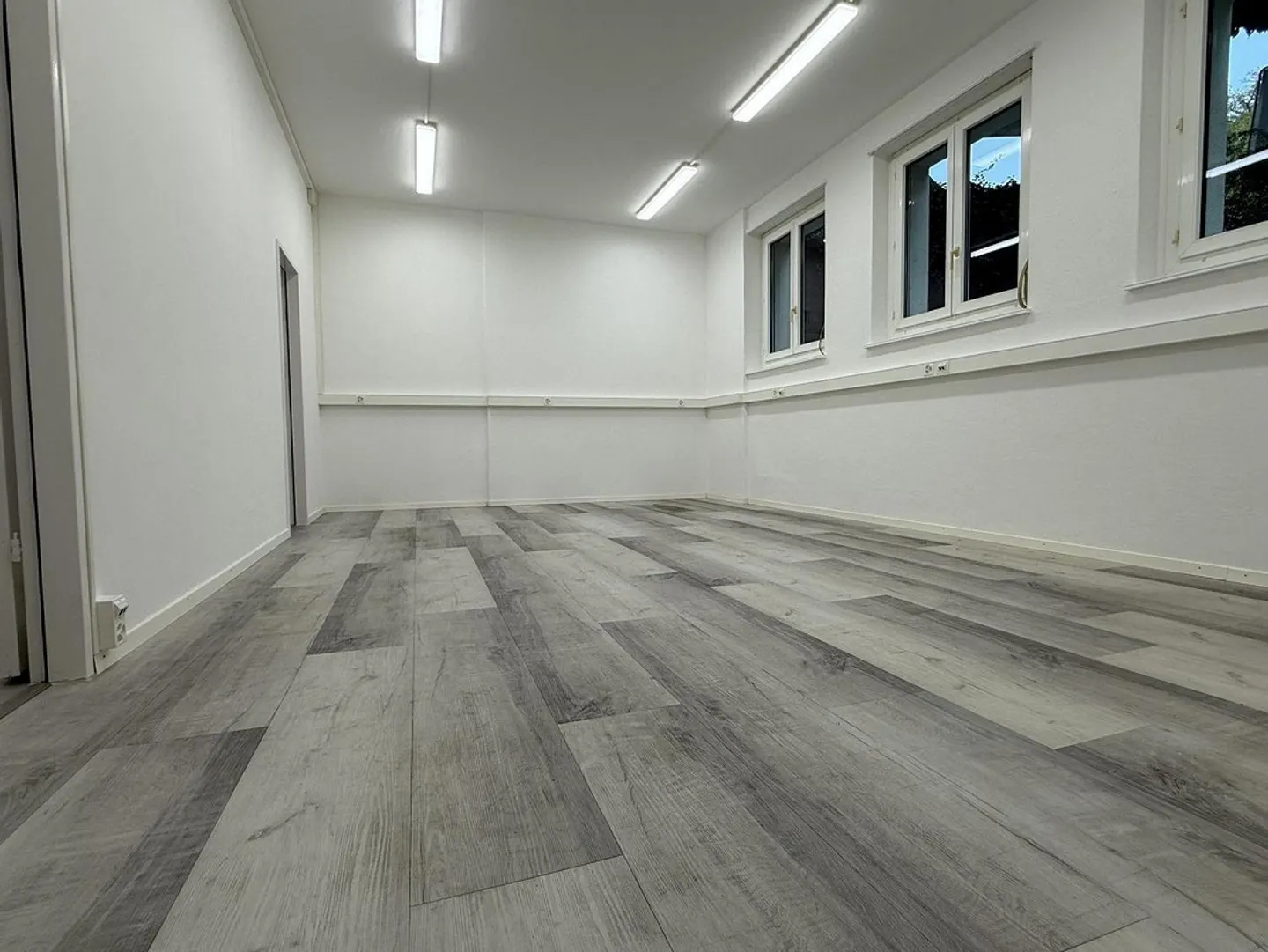 Commercial space for rent! - Photo 2 of 12
