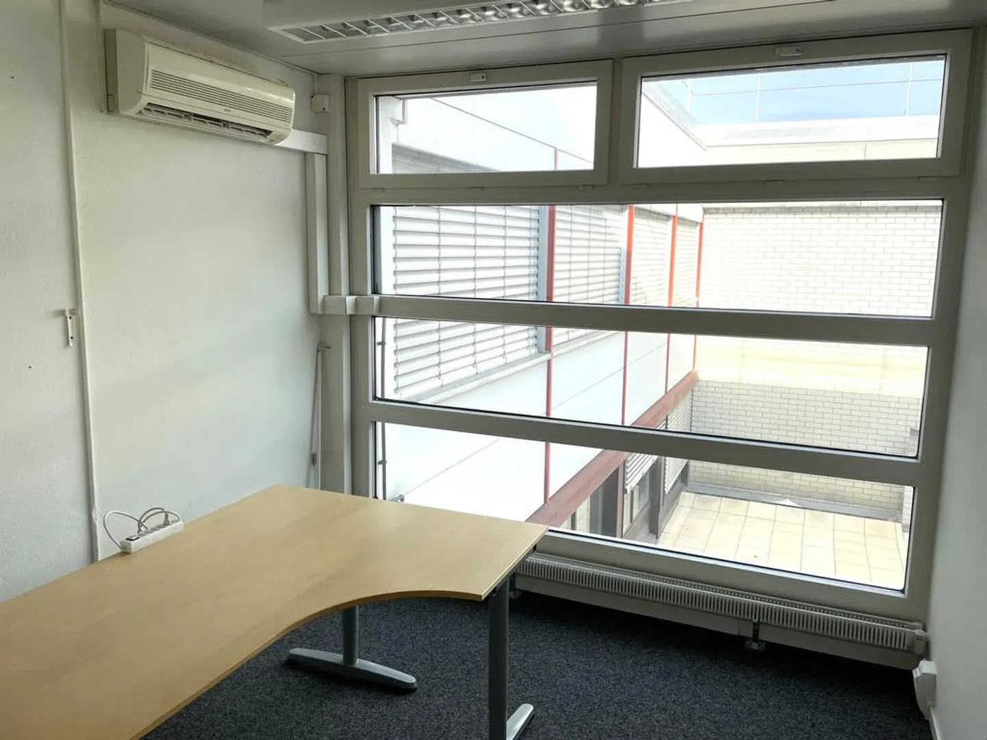 Sans circulation vers le bureau - juste en dehors de Bâle - Photo 2 sur 10