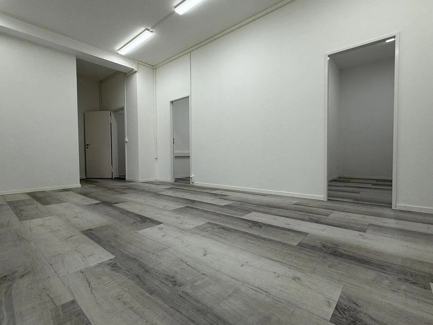 Commercial space for rent! - Photo 4 of 12
