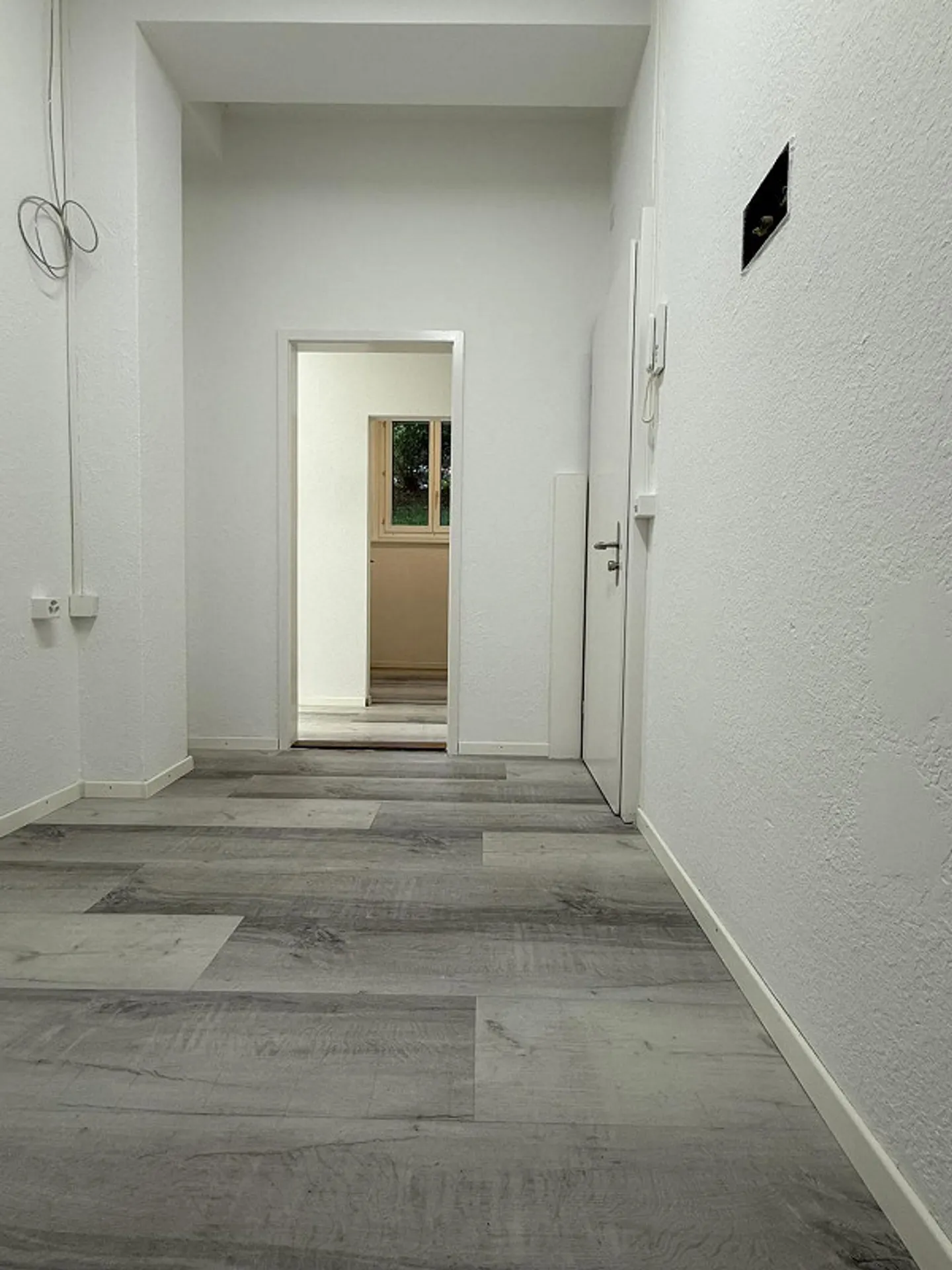 Commercial space for rent! - Photo 5 of 12