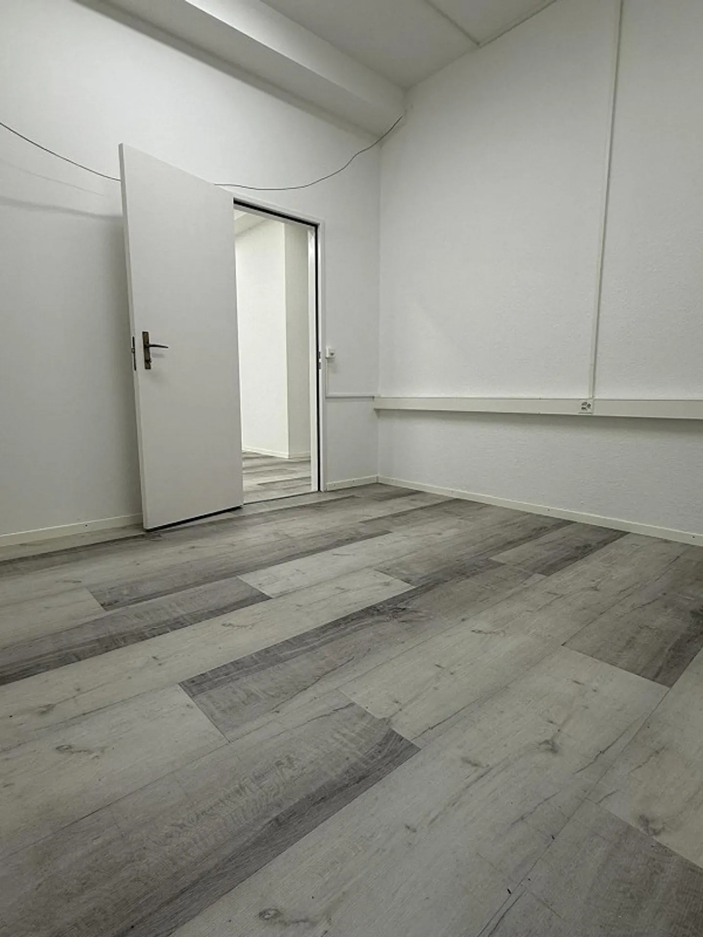 Commercial space for rent! - Photo 7 of 12