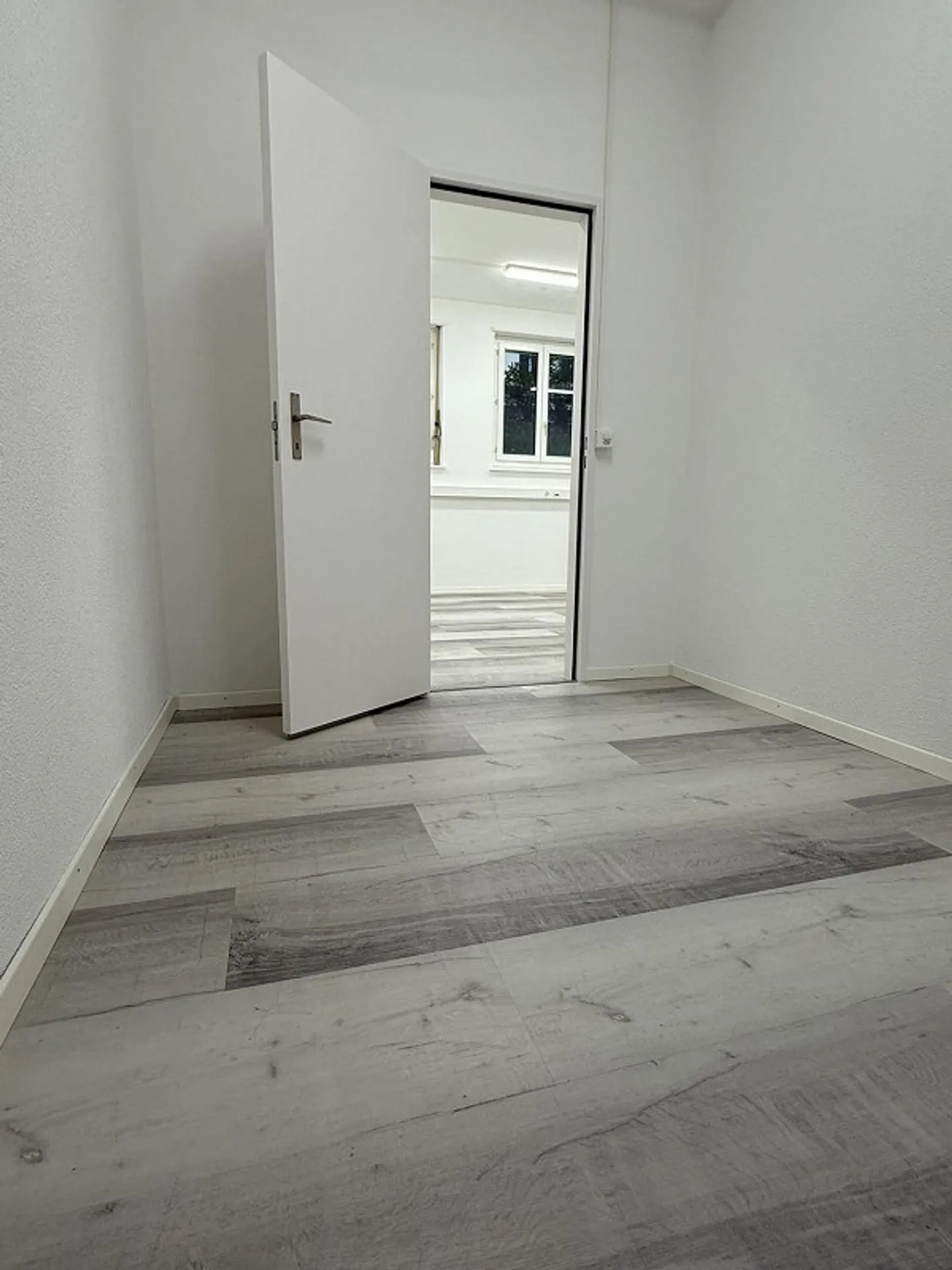 Commercial space for rent! - Photo 9 of 12