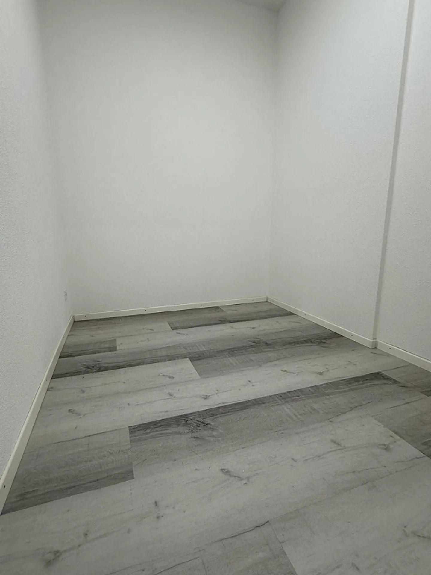 Commercial space for rent! - Photo 10 of 12