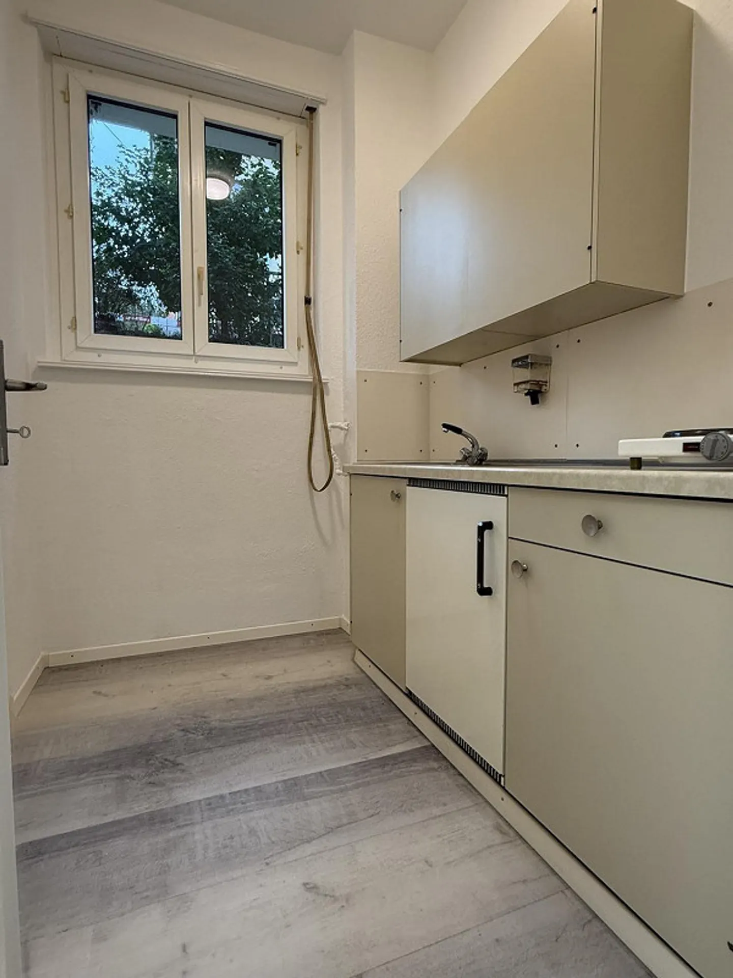 Commercial space for rent! - Photo 11 of 12