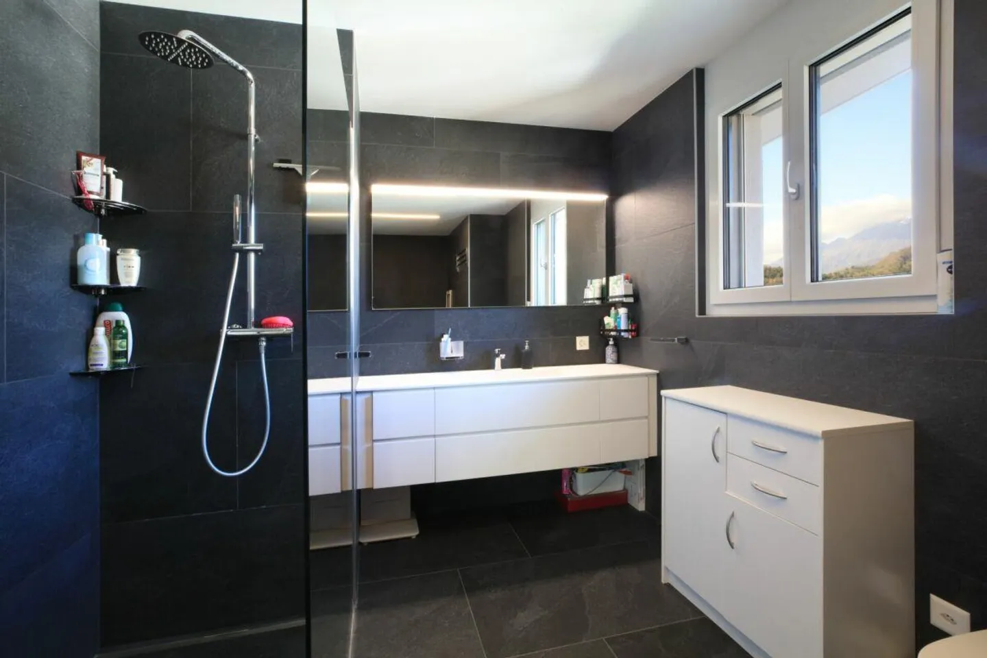 SOLDUNO - Duplex Penthouse with magnificent views of Ascona and the ... - Photo 11 of 17