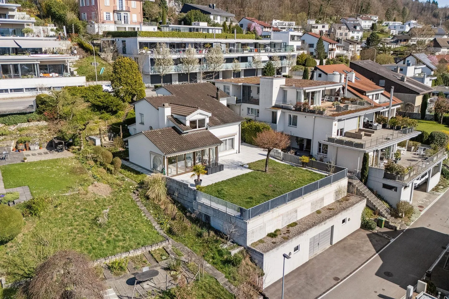 Ampia casa familiare con giardino d'inverno - Foto 3 di 11
