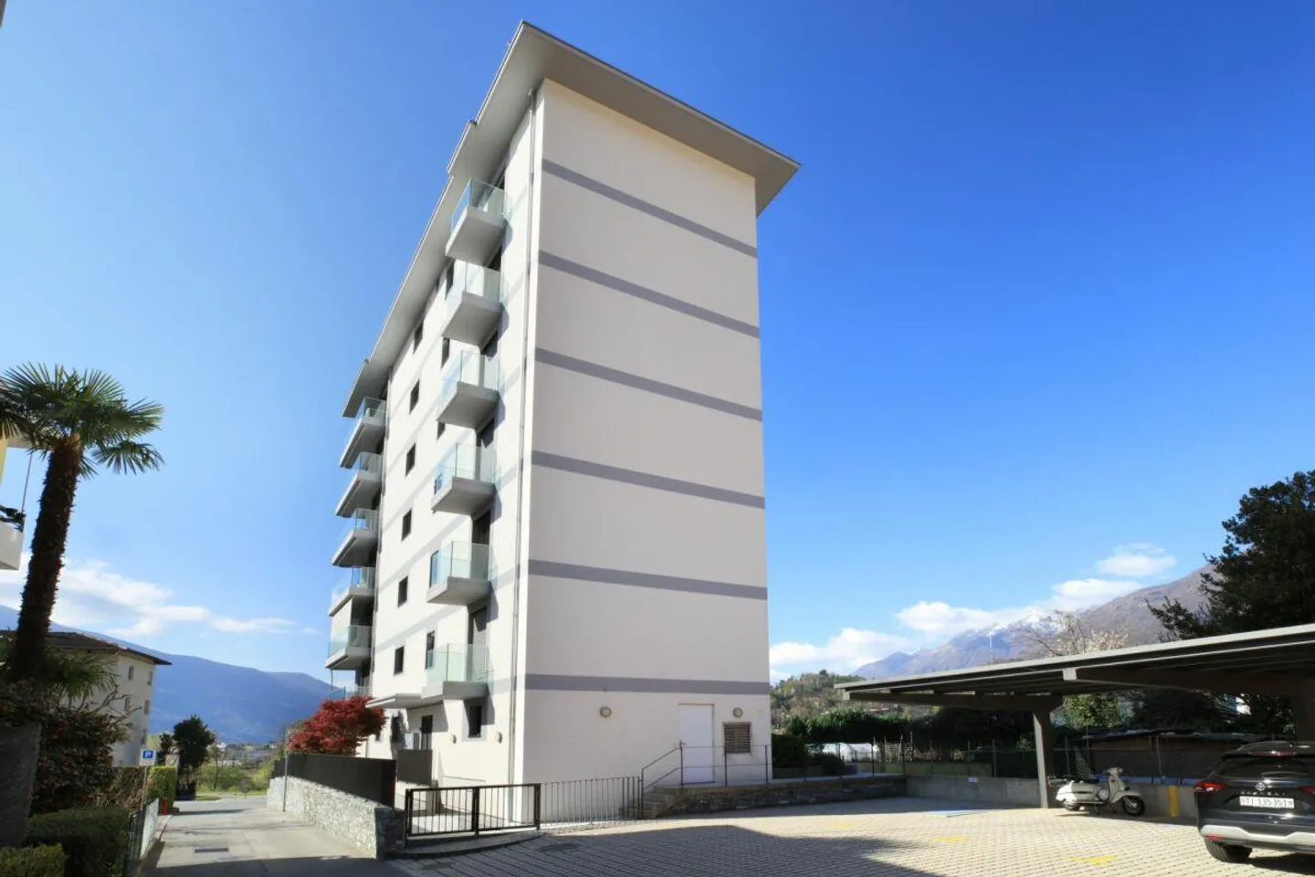 SOLDUNO - Duplex Penthouse with magnificent views of Ascona and the ... - Photo 17 of 17