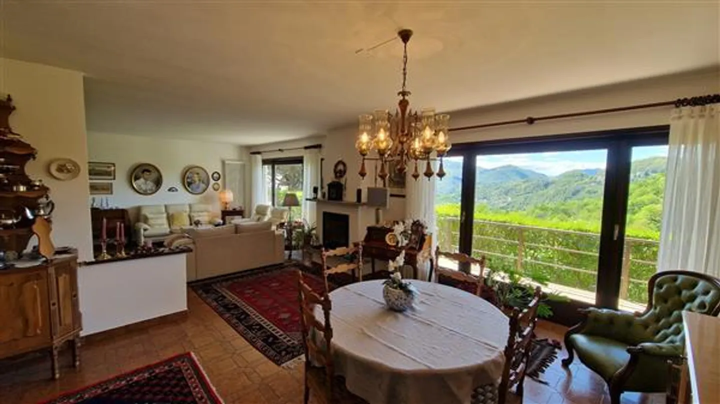 Carabbia: Casa con 4.5 Stanze - Foto 5 di 13