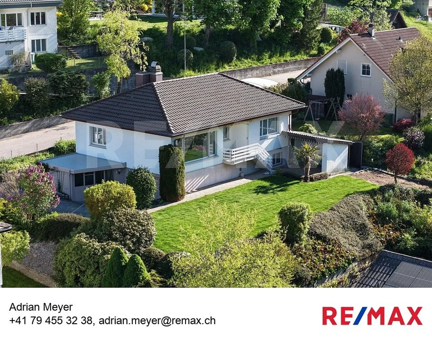 Vivere con vista panoramica nel bellissimo Giura bernese Casa unifamiliare 4,5 camere - Foto 1 di 13