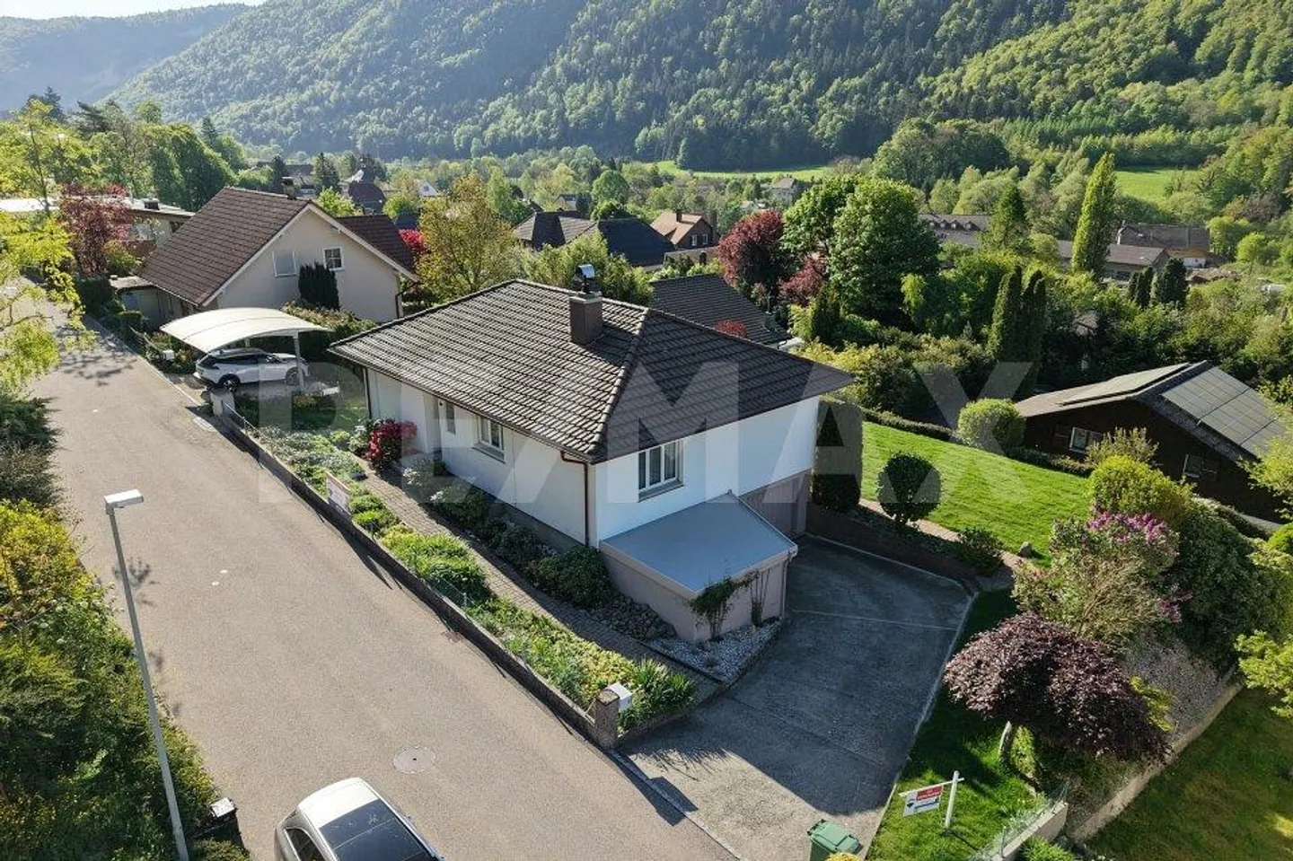 Vivere con vista panoramica nel bellissimo Giura bernese Casa unifamiliare 4,5 camere - Foto 2 di 13