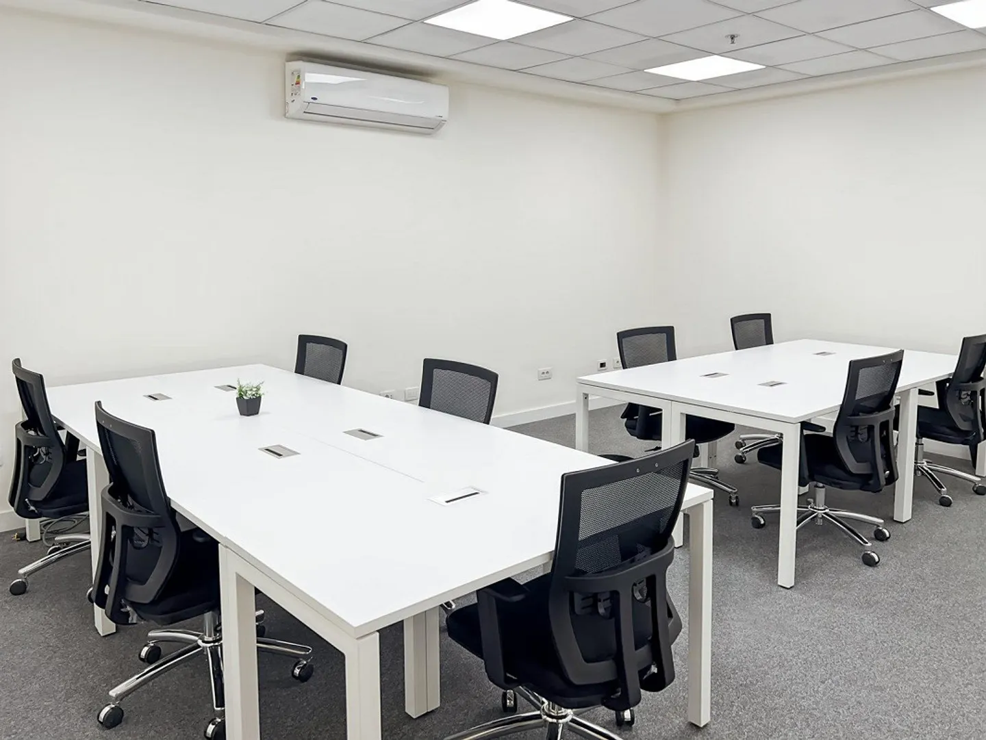 Espace de bureau privé pour 15 personnes à Regus Spoom Green City, Manegg - Photo 1 sur 7