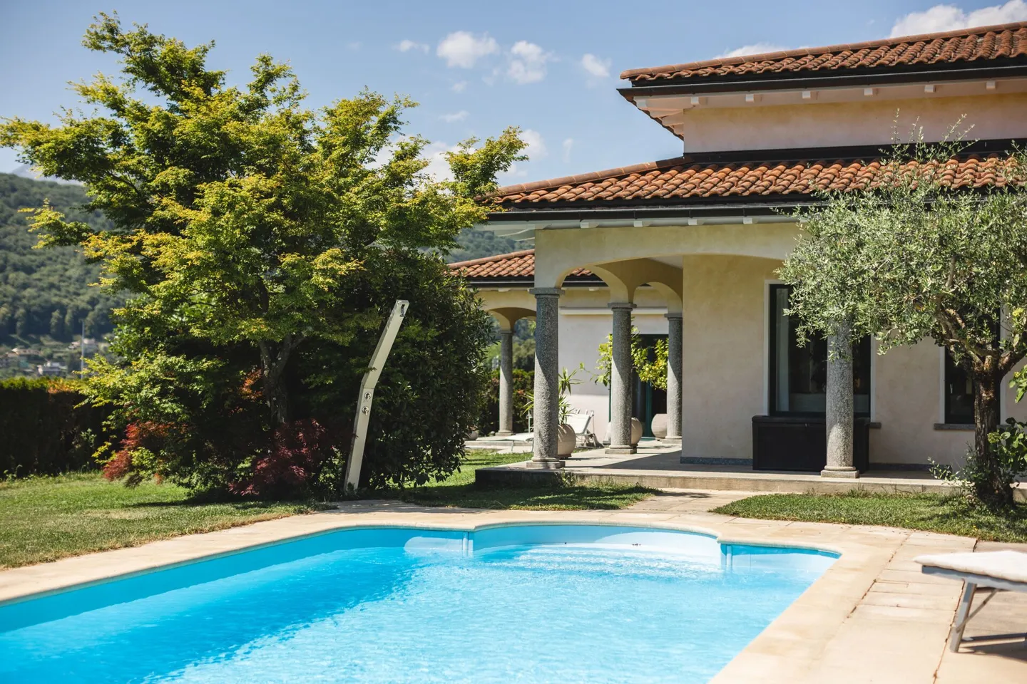 Elegante Villa mit Pool in Cadro - Foto 6 von 30