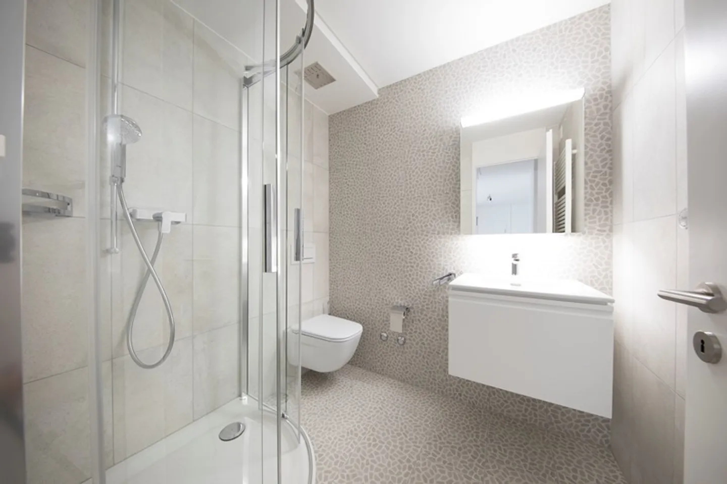 Schöne, helle Wohnung zu vermieten - 5 Minuten vom Bahnhof entfernt! - Foto 7 von 8