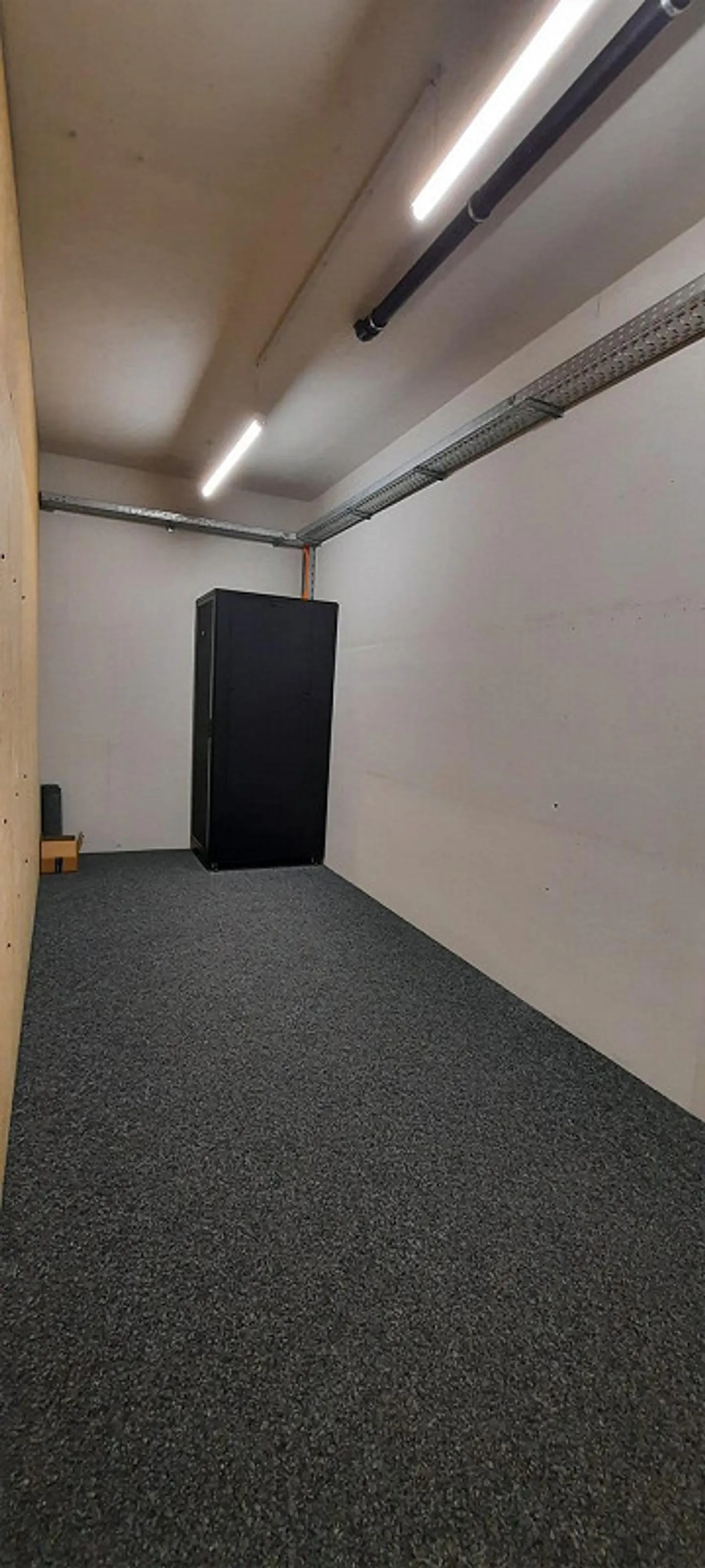 Modernes Büro in Matten - Foto 7 von 9