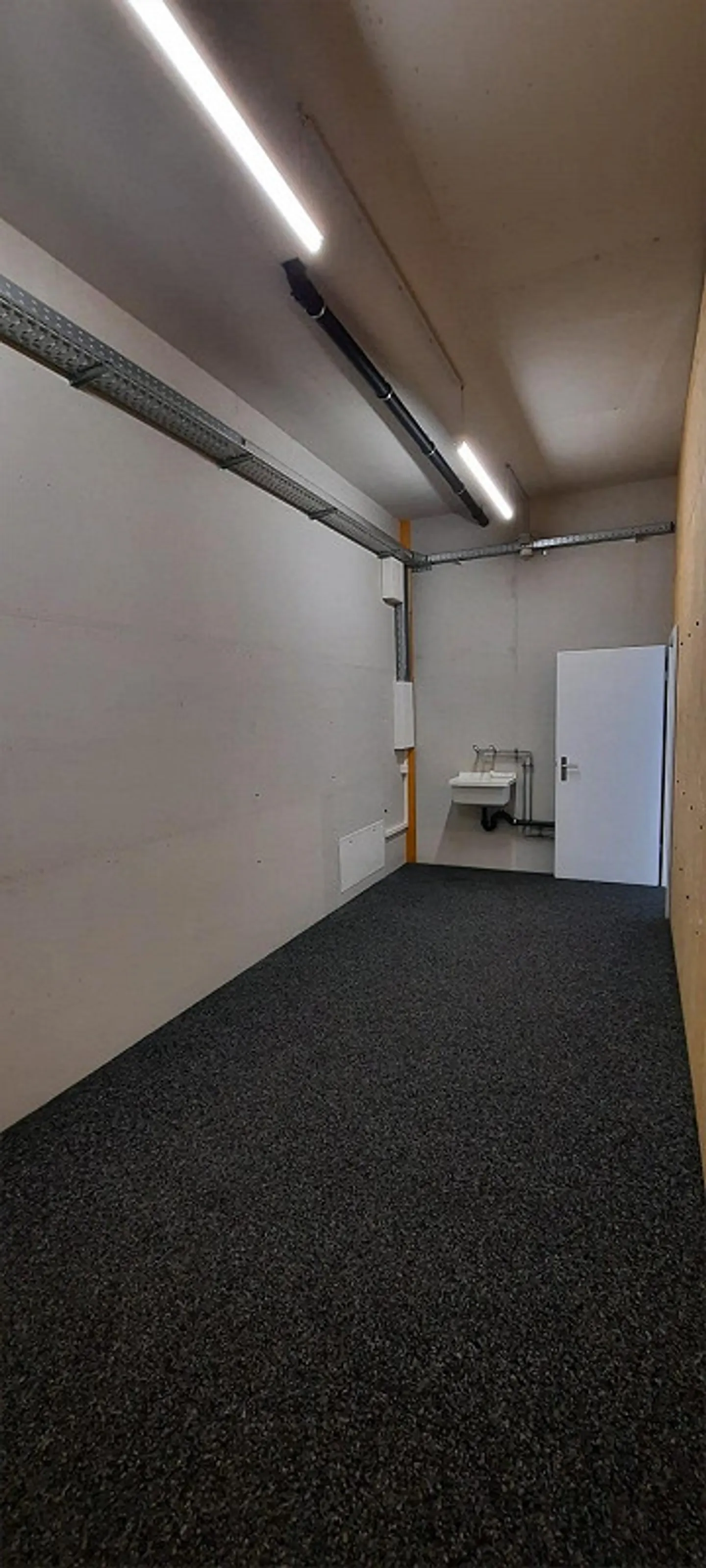 Modernes Büro in Matten - Foto 8 von 9