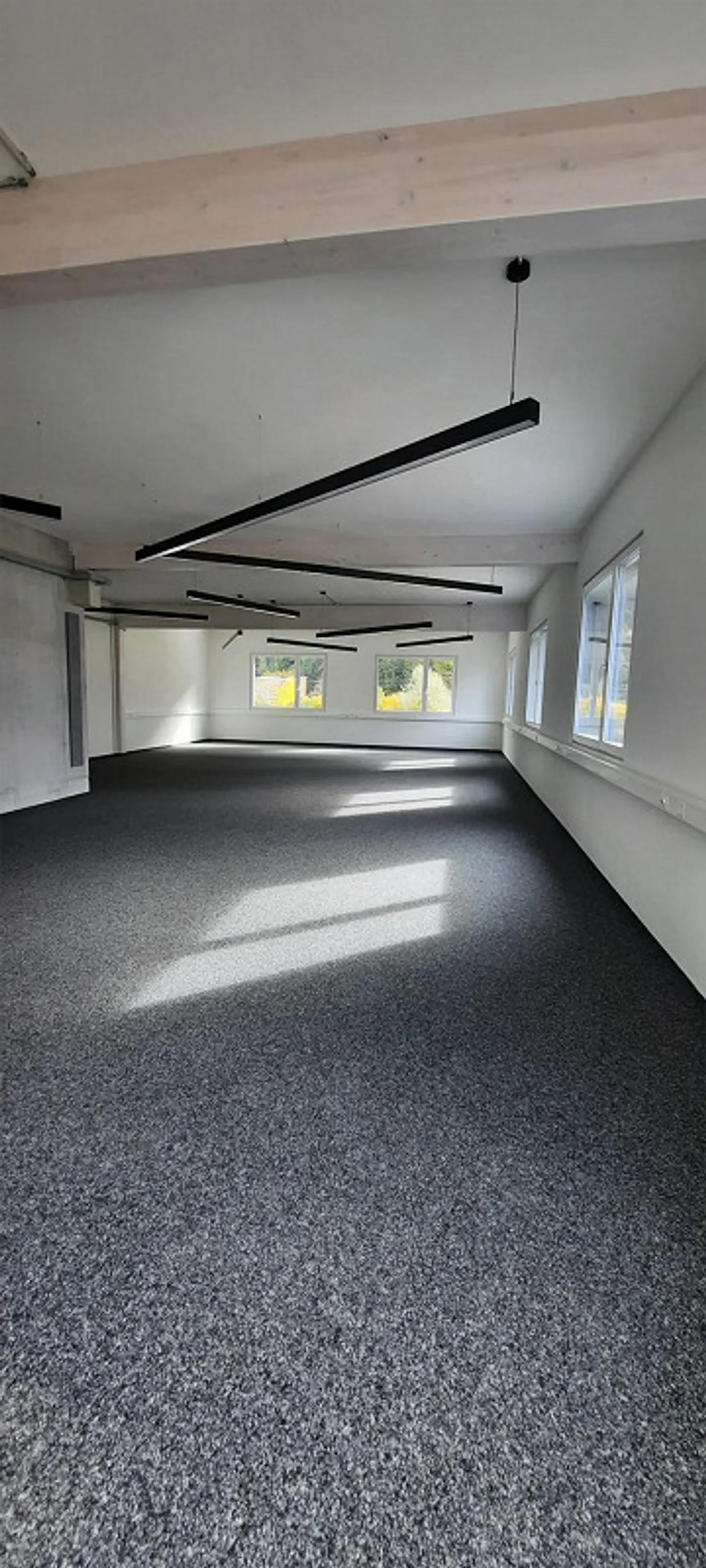 Modernes Büro in Matten - Foto 9 von 9