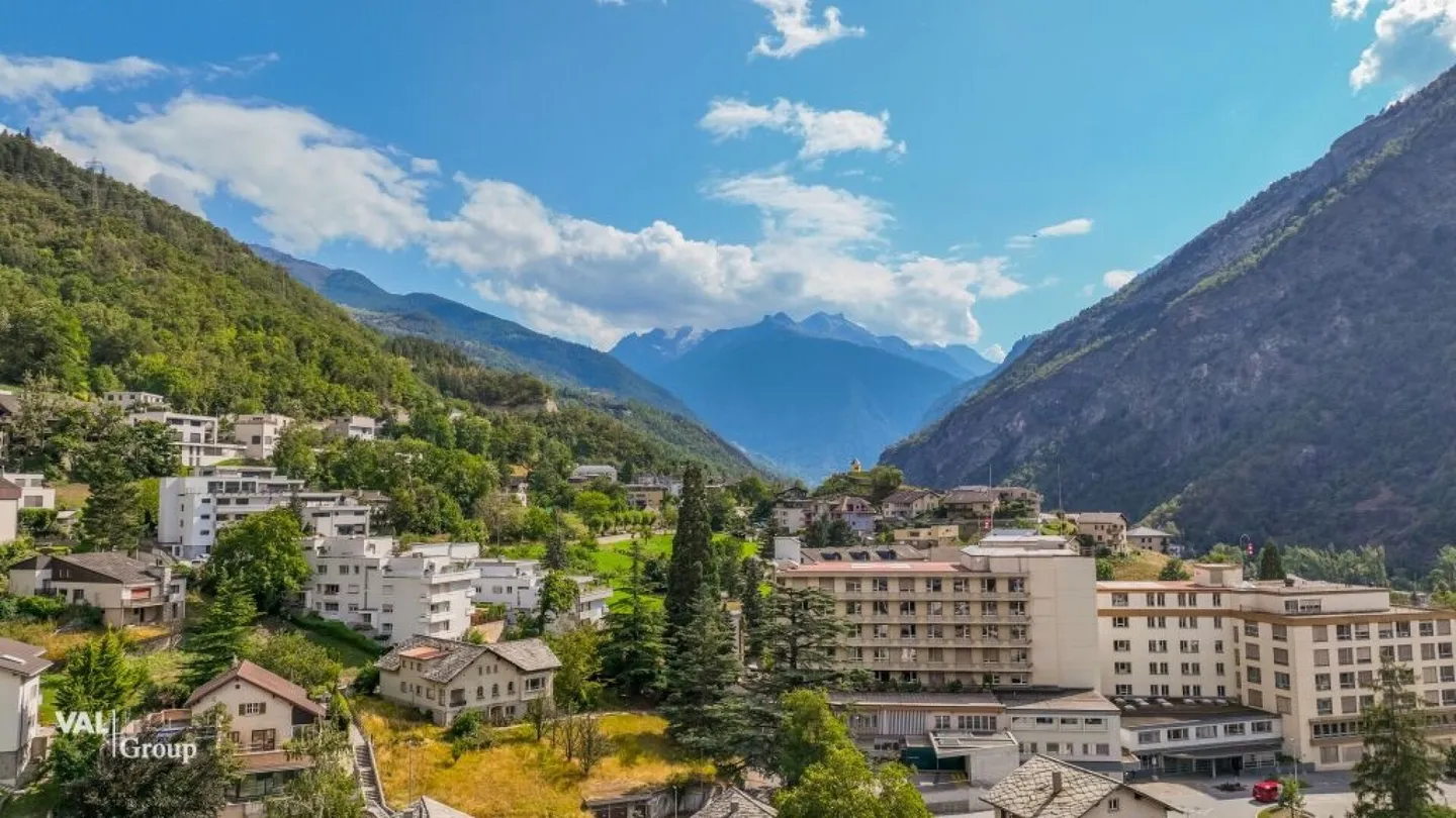 Partially furnished 2.5-room apartment in Visp - Photo 9 of 11