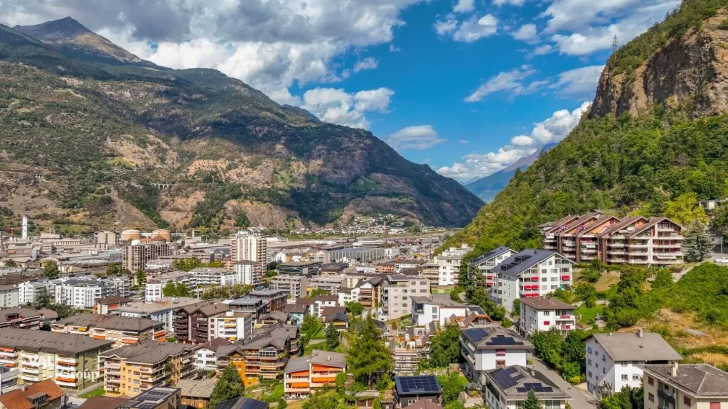 Partially furnished 2.5-room apartment in Visp - Photo 10 of 11