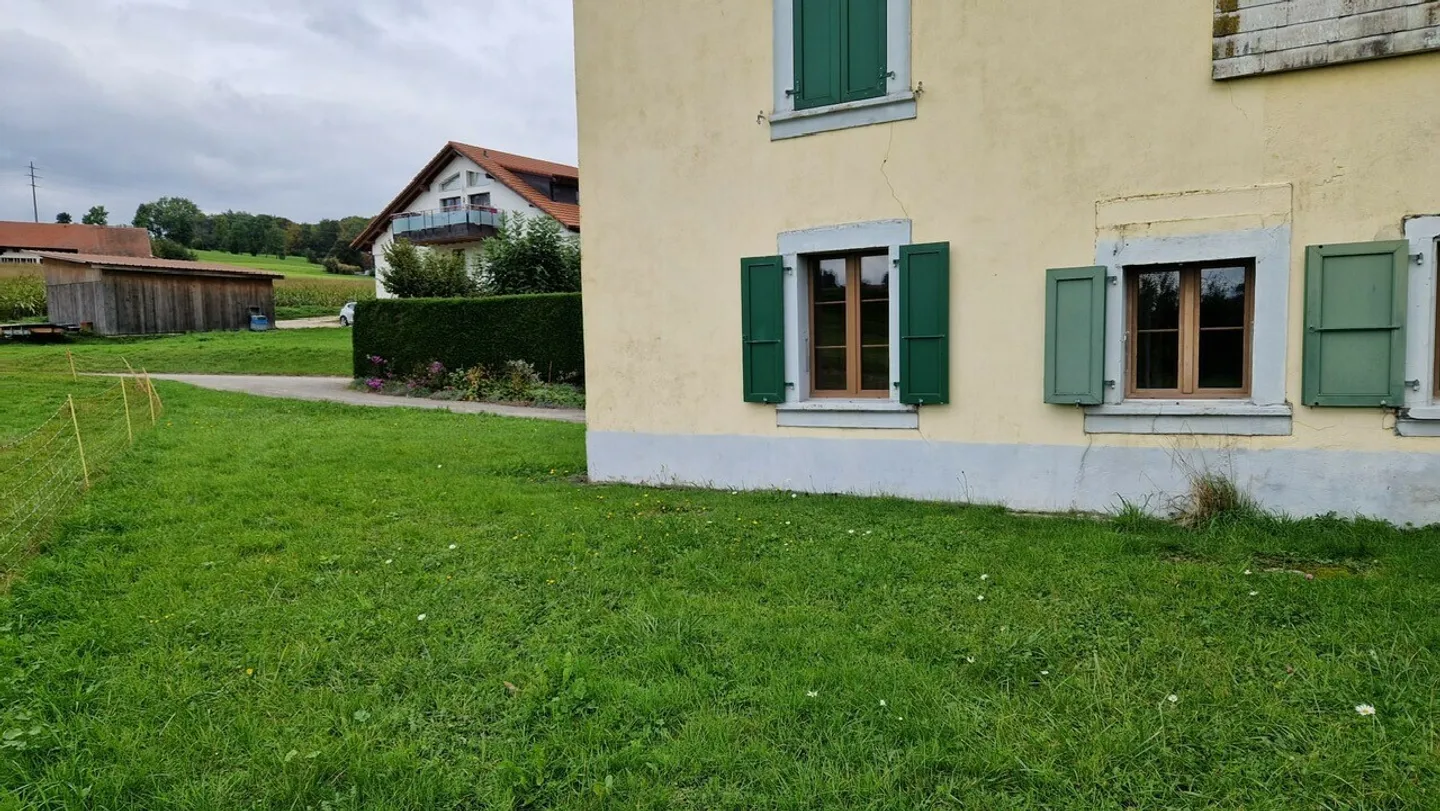 Charming 2.5 room ground floor apartment for rent - Photo 2 of 7