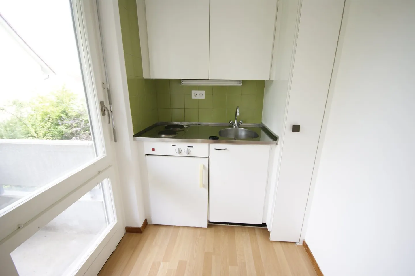 Studio 1 pièce avec salle de bain et balcon (meublé) - Photo 6 sur 7