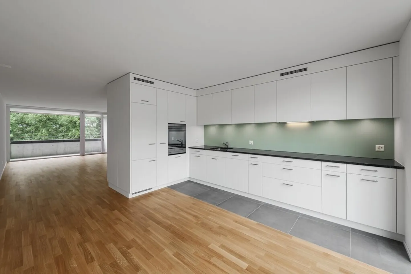 Modernes Apartment mit Balkon - Foto 3 von 9