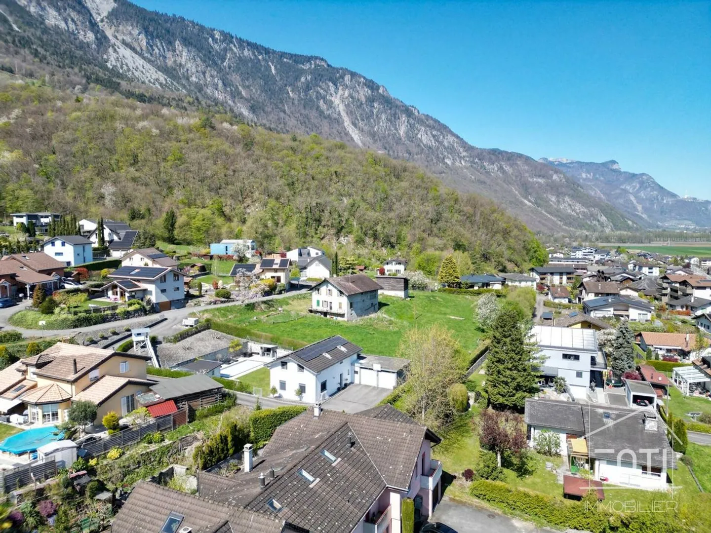 Adjacent Villa with 4.5 Rooms and Magnificent View! - Photo 7 of 13
