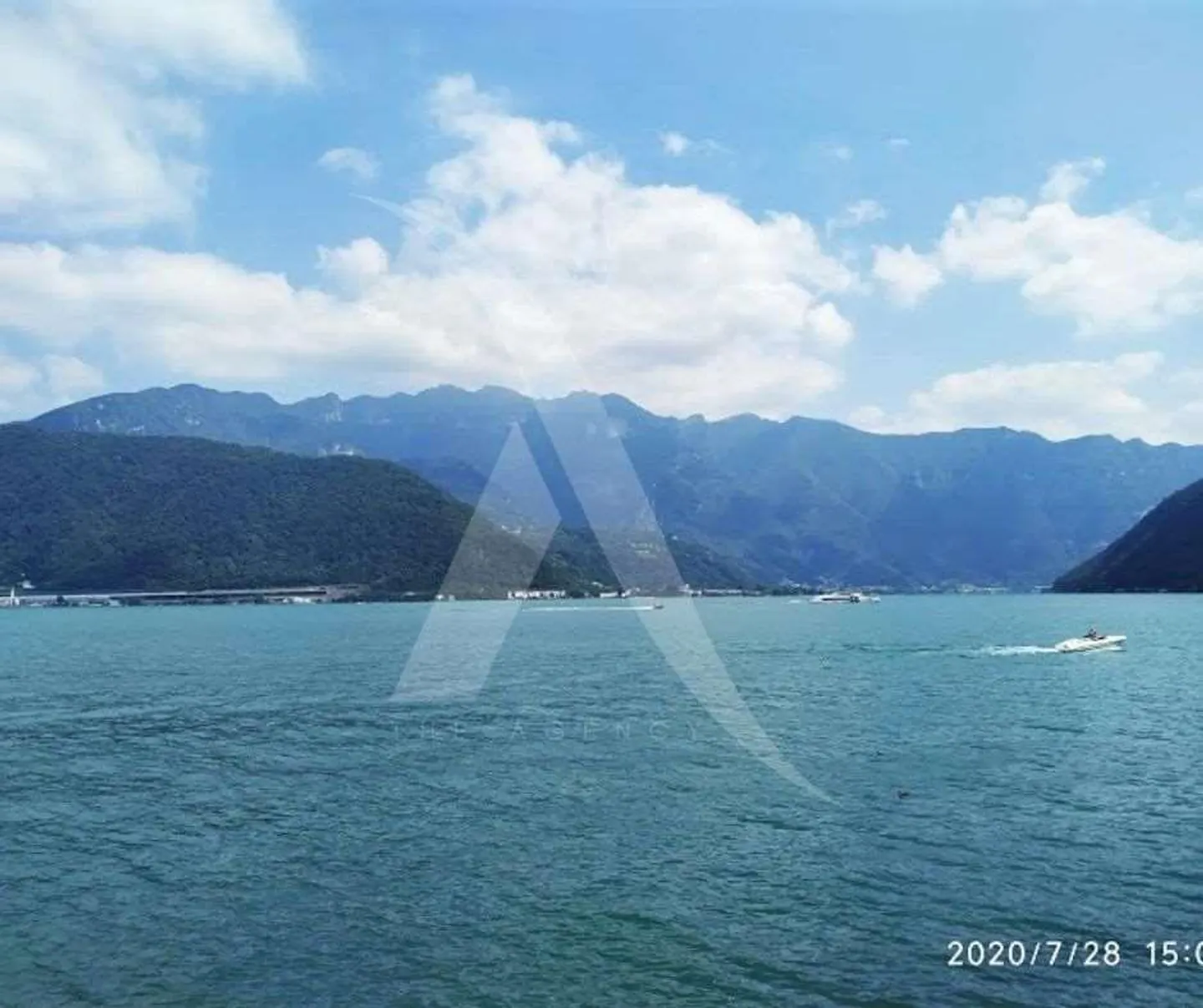 Magnificent modern villa directly on the lake to customize - Photo 2 of 13