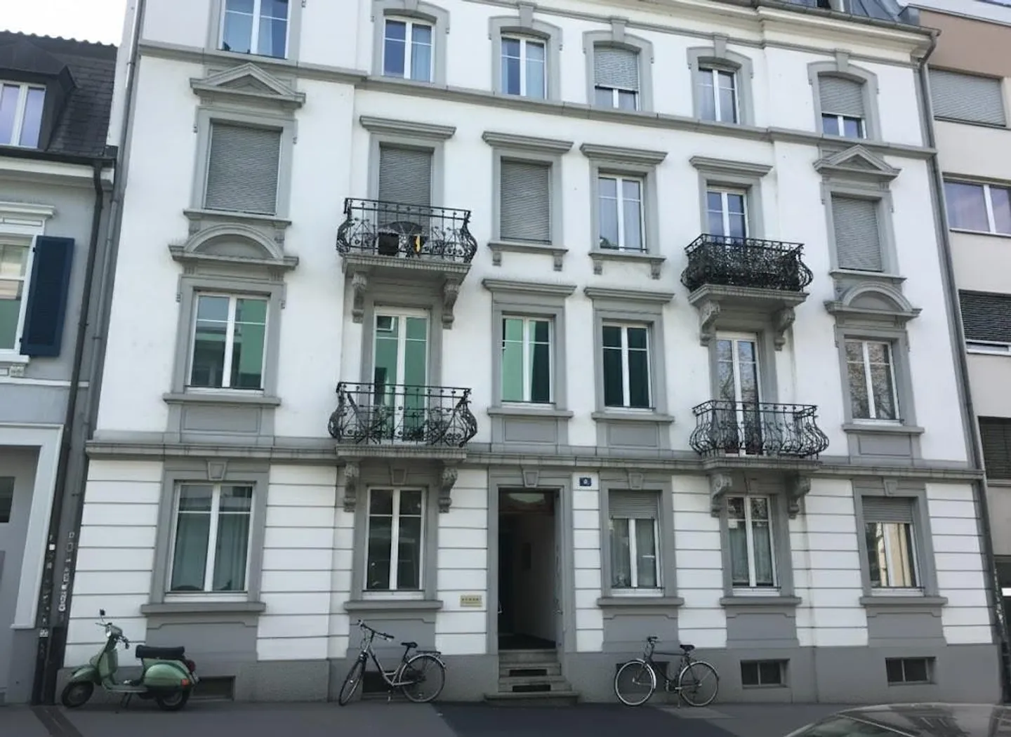 Appartement confortable de 2,5 pièces dans le quartier Iselin - Photo 1 sur 6