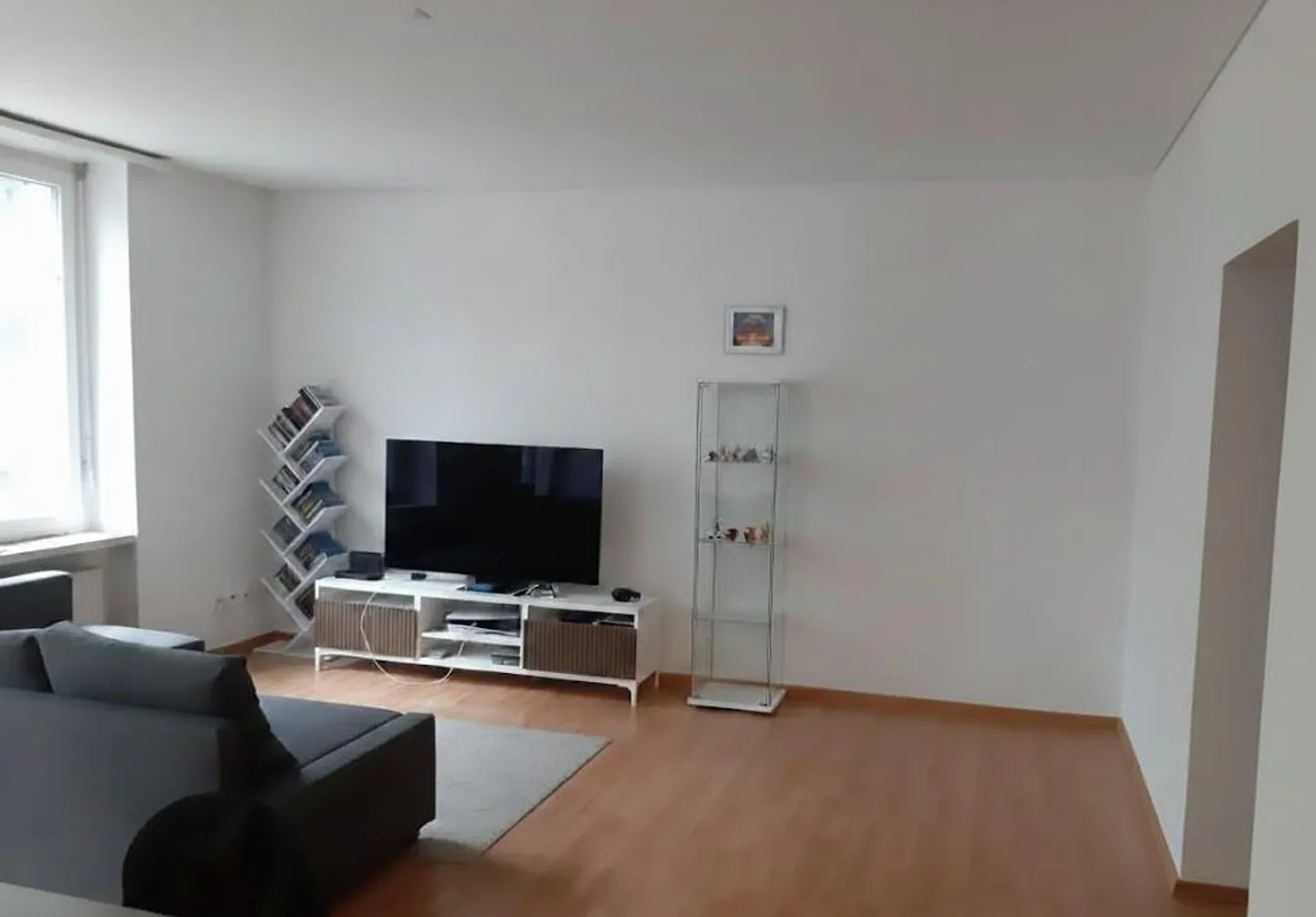 Appartement confortable de 2,5 pièces dans le quartier Iselin - Photo 2 sur 6