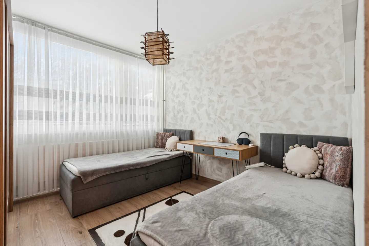 Elegant renovated apartment in the heart of Meyrin - Photo 9 of 14