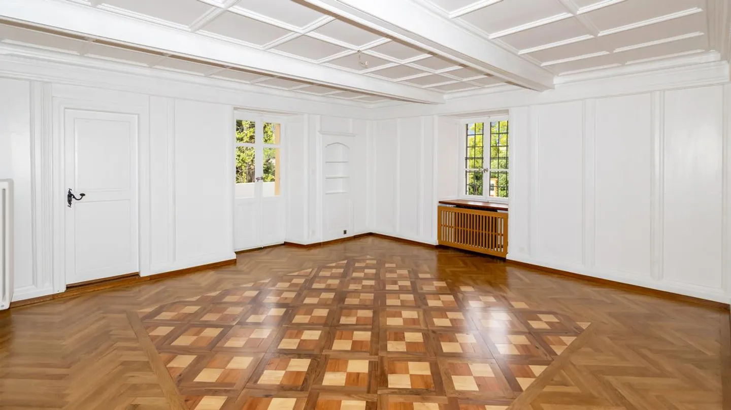 UNUSUAL 6.5-ROOM HOUSE MITTER IN SIERRE - Photo 5 of 17