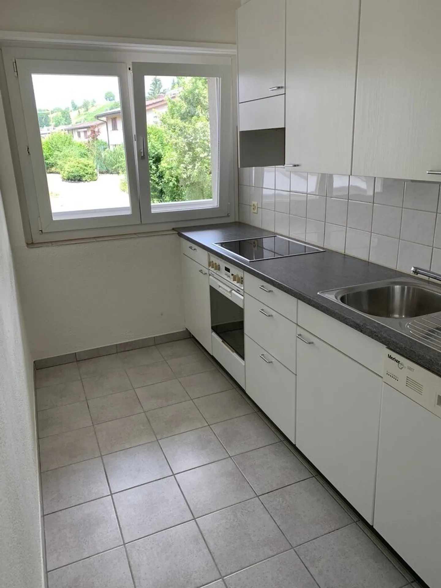 Bijou seeks residents - Photo 3 of 6