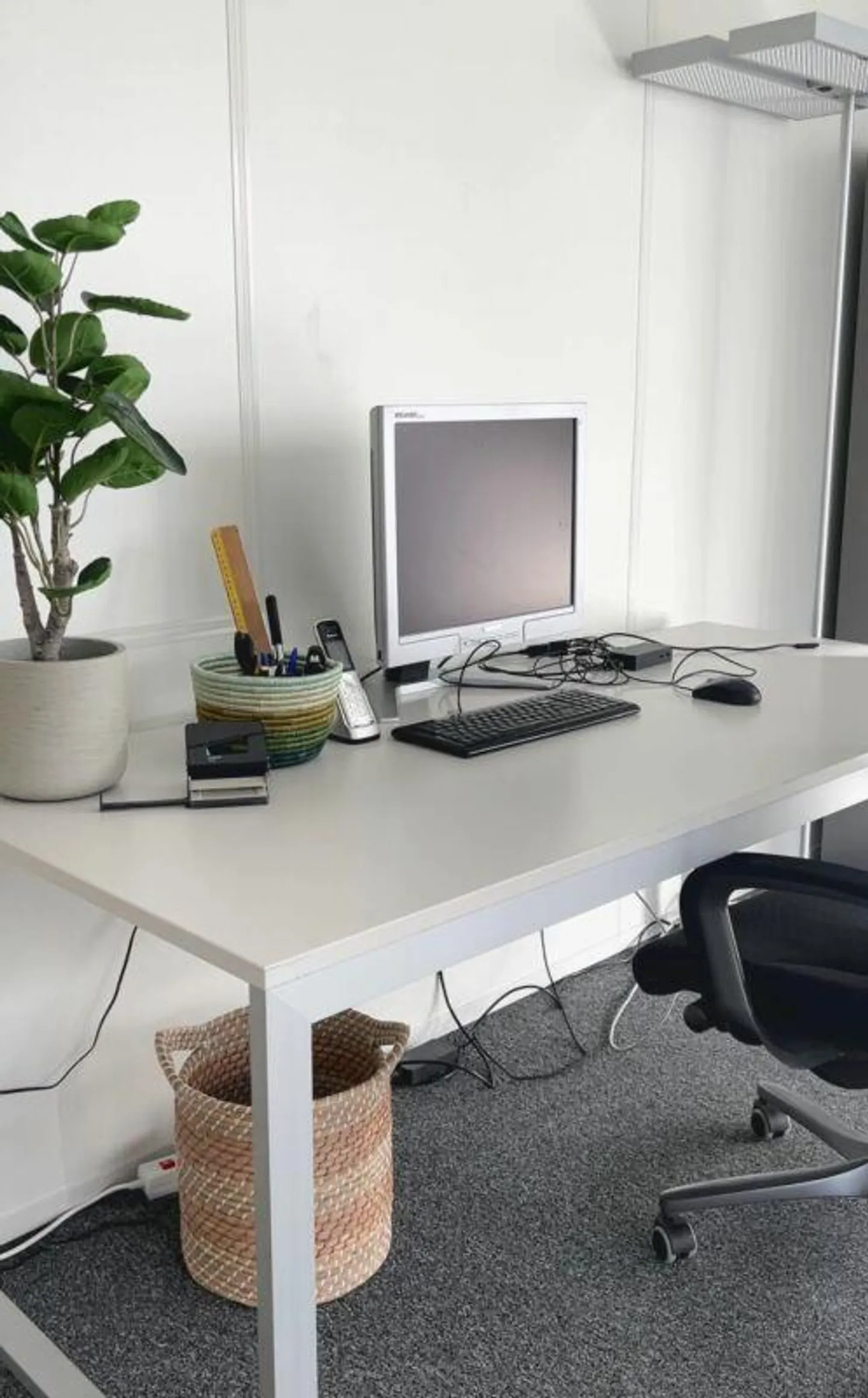 Office with shared kitchen & meeting room in Volketswil - Photo 2 of 5