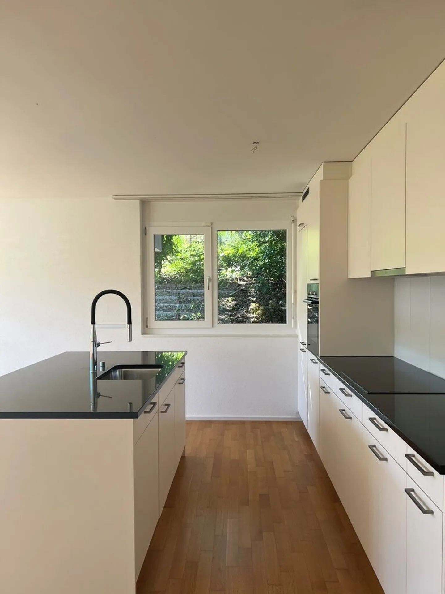 Modern and Functional Living - Photo 5 of 7