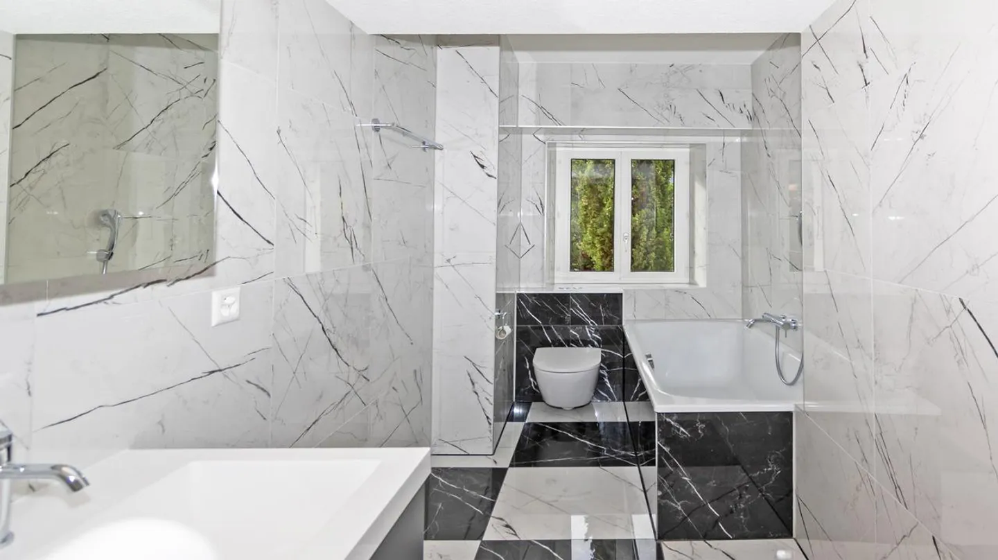 UNUSUAL 6.5-ROOM HOUSE MITTER IN SIERRE - Photo 10 of 17