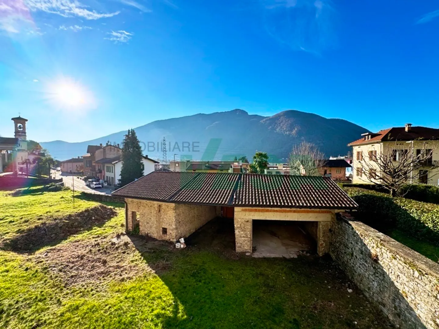 Bel terreno edificabile in splendida posizione tranquilla e soleggiata - Foto 4 di 5