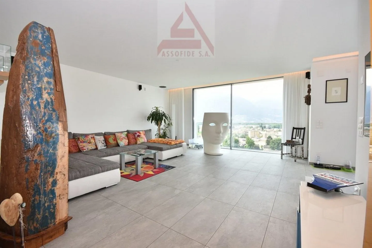 Moderne 3-Einheiten Haus - Foto 3 von 8